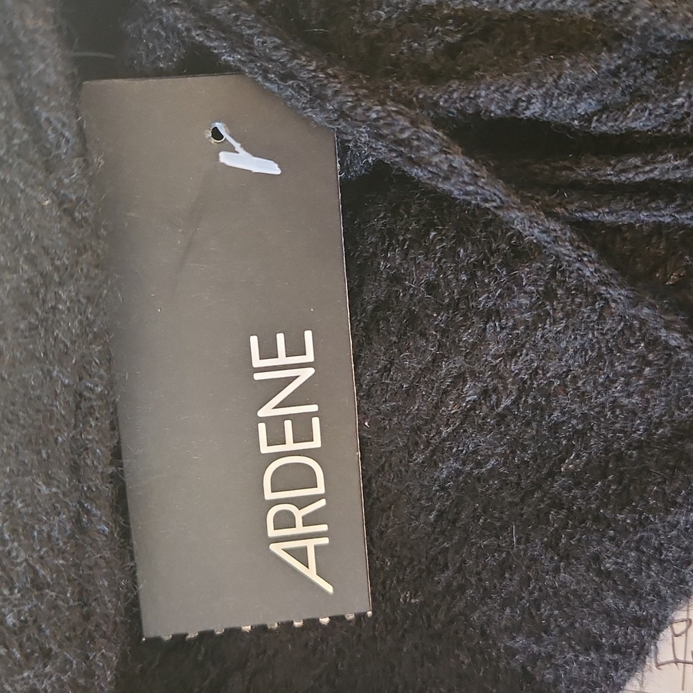ARDENE WOMENS BLACK SEQUIN PONCHO MED - LARGE WITH FRINGES AT BOTTOM NWT - Picture 3 of 4